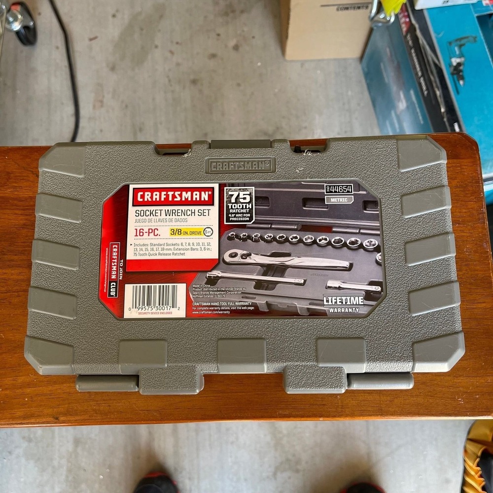 Craftsman 16-Piece Socket Wrench Set, 3/8-in. Drive Metric Tools with Case